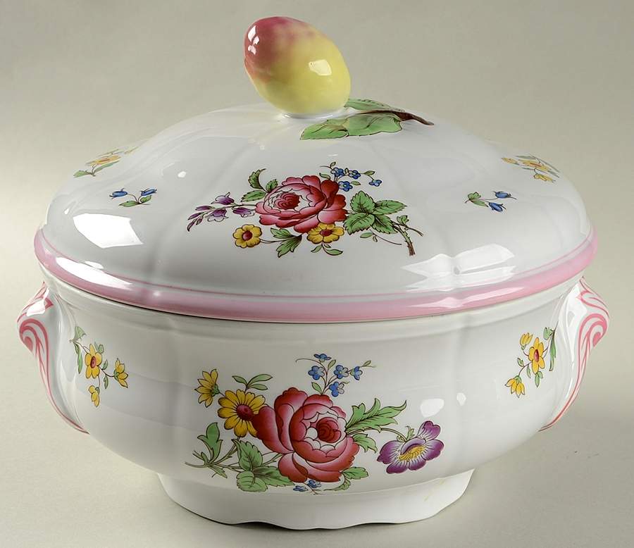 Marlborough Sprays 3 Quart Round Covered Casserole by Spode-1