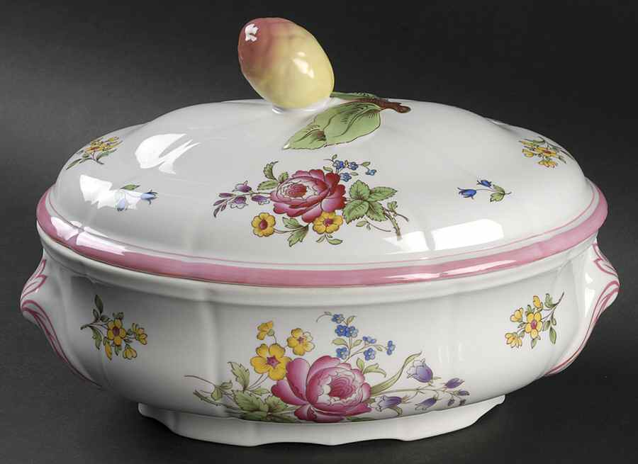 Marlborough Sprays 2.5 Quart Oval Covered Casserole by Spode-1