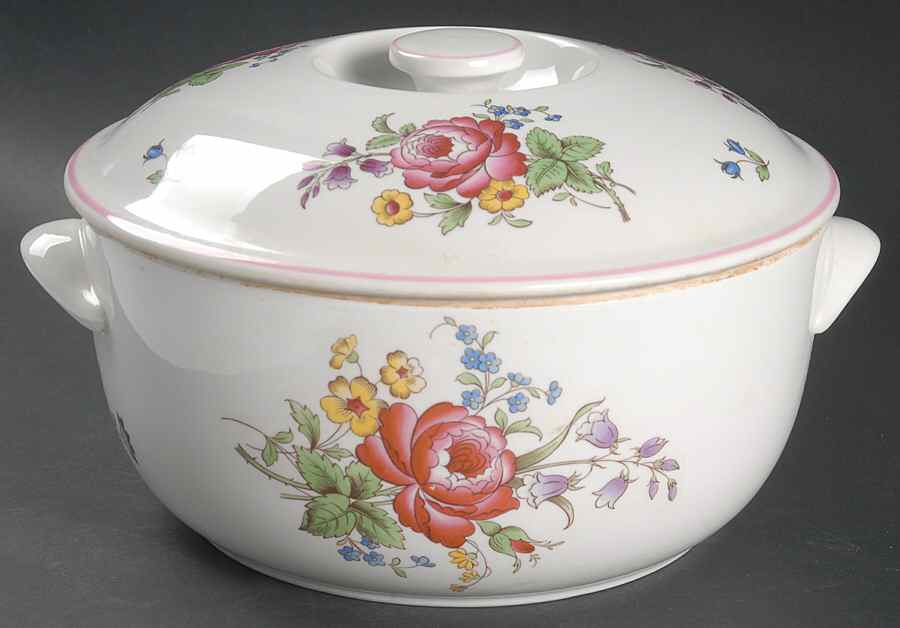 Marlborough Sprays 2.5 Qt Round Covered Casserole by Spode-1