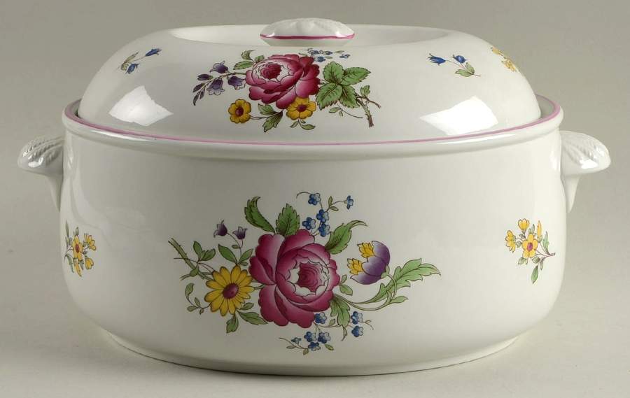 Marlborough Sprays 4 Qt Oval Covered Casserole by Spode-1
