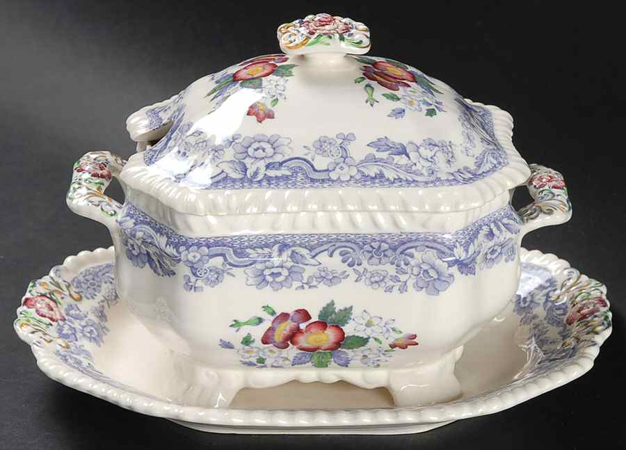 Mayflower Sauce Boat with Attached Underplate & Lid by Spode-1