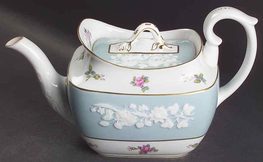 Old Colony Rose Teapot & Lid by Spode-1