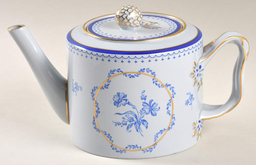 Pembrook Teapot & Lid by Spode-1