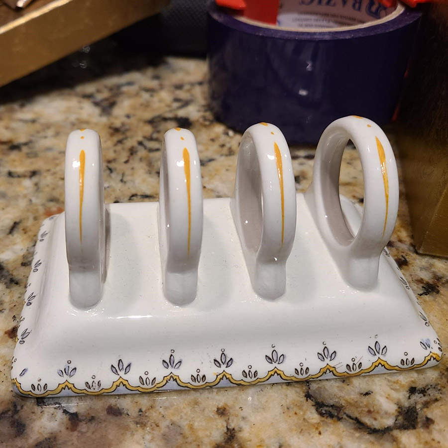 Peplow (No Trim, Earthenware) 3-Slice Toast Server by Spode-1