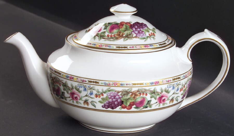 Provence (F1782-V, Y8599-U, Fruit Rim) Teapot & Lid by Spode-1