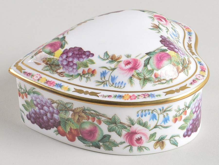 Provence (F1782-V, Y8599-U, Fruit Rim) Heart Shape Box & Lid by Spode-1