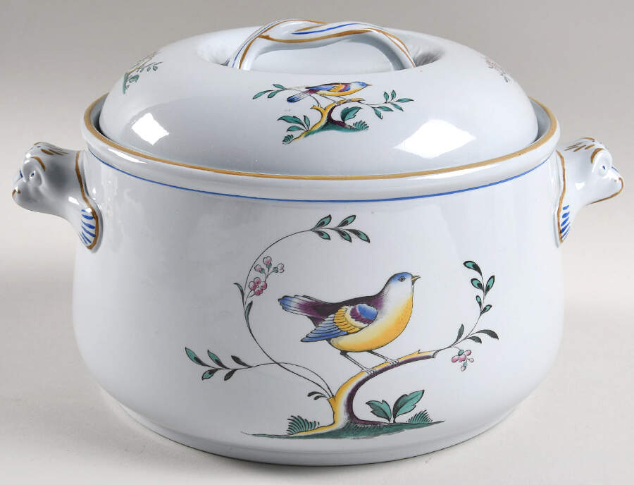Queen's Bird (Y4973, Blue Gray Body) 2.5 Qt Round Covered Casserole by Spode-1