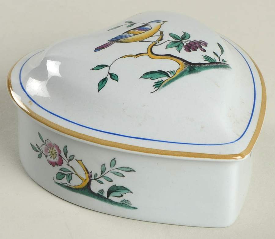 Queen's Bird (Y4973, Blue Gray Body) Heart Shape Box & Lid by Spode-1