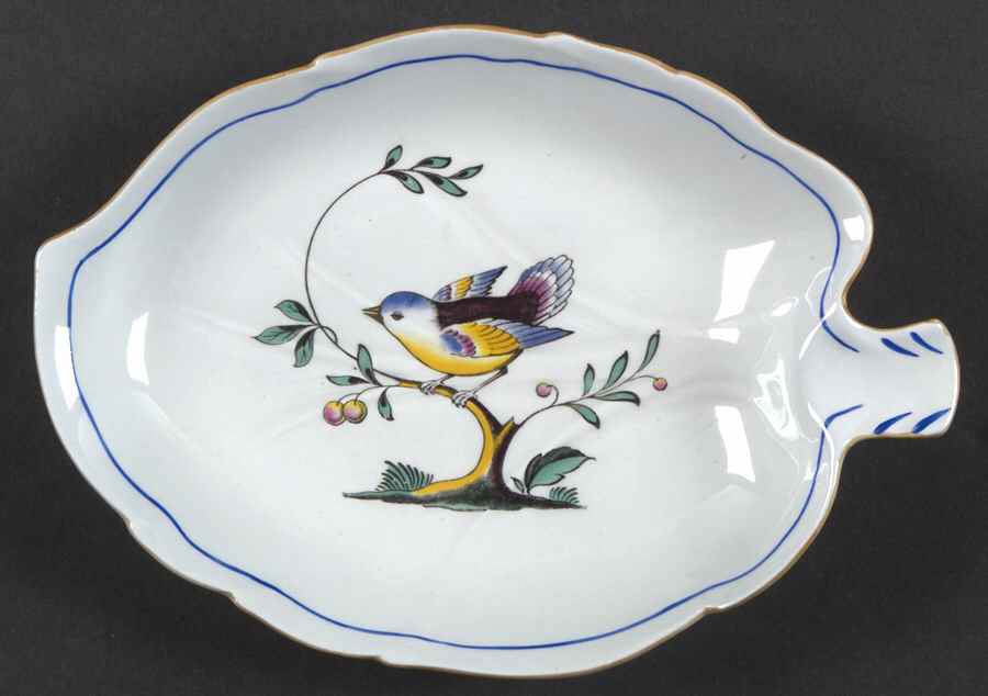 Queen's Bird (Y4973, Blue Gray Body) 7" Leaf Dish by Spode-1