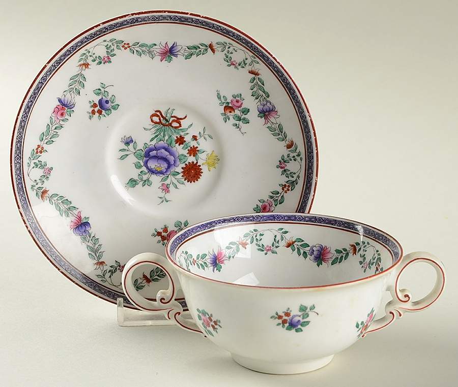 R3912 Flat Bouillon Cup & Saucer by Spode-1