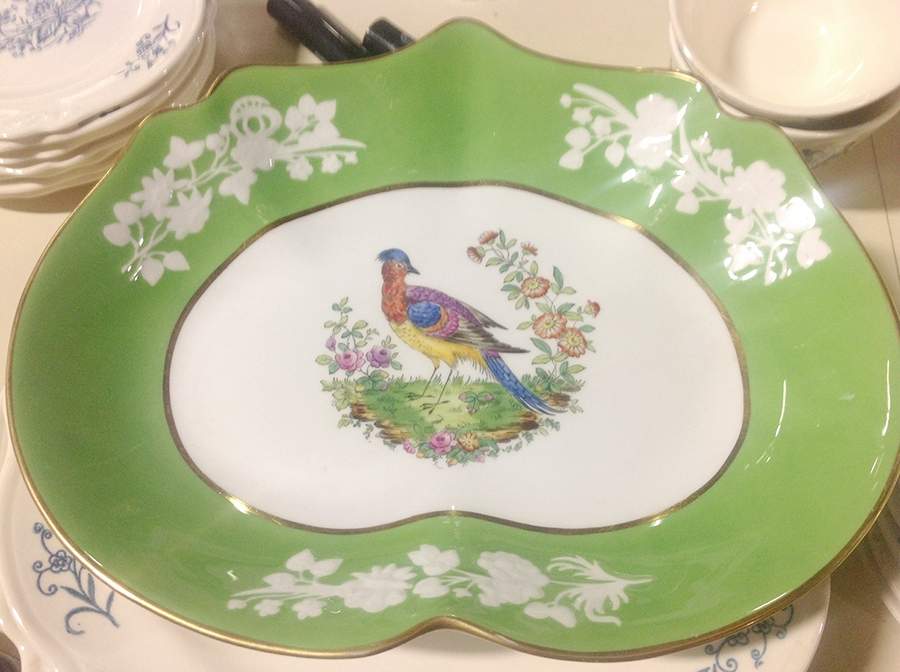 R4689 10" Heart Shaped Bowl by Spode-1