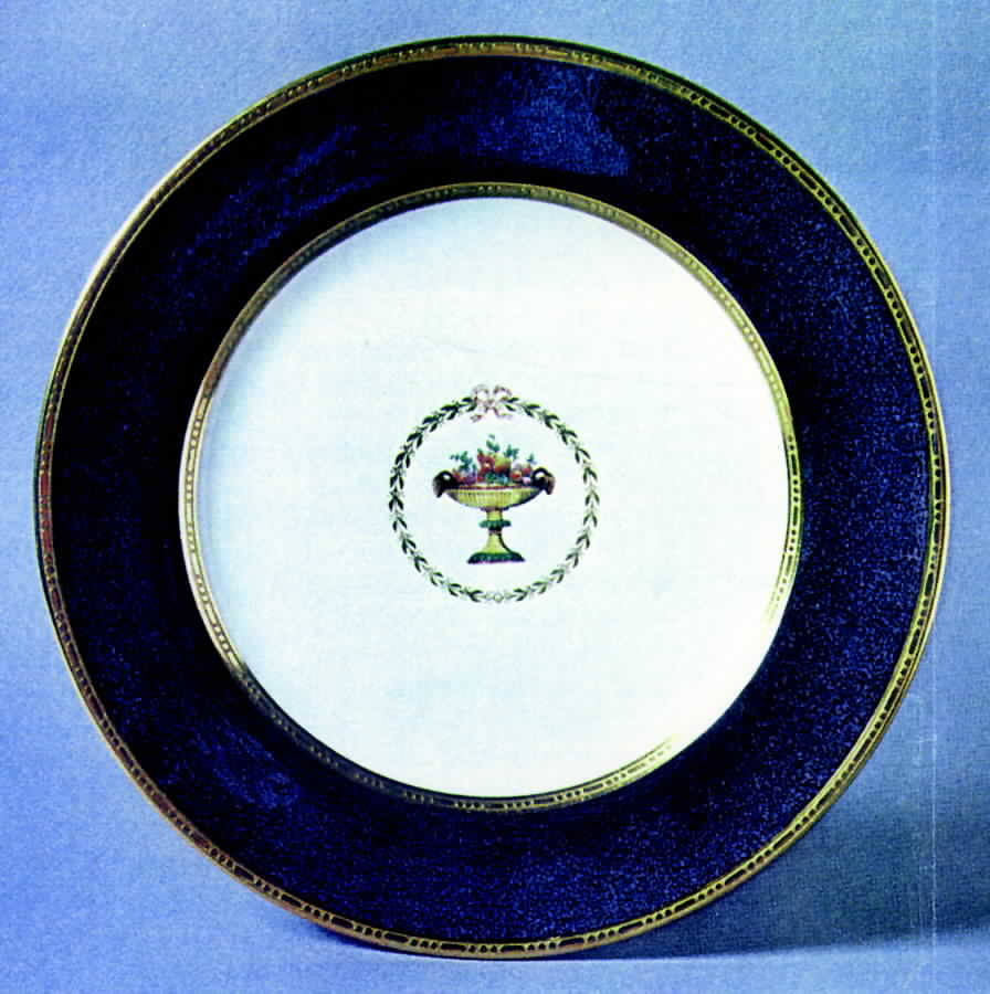 R7680 Dinner Plate by Spode-1