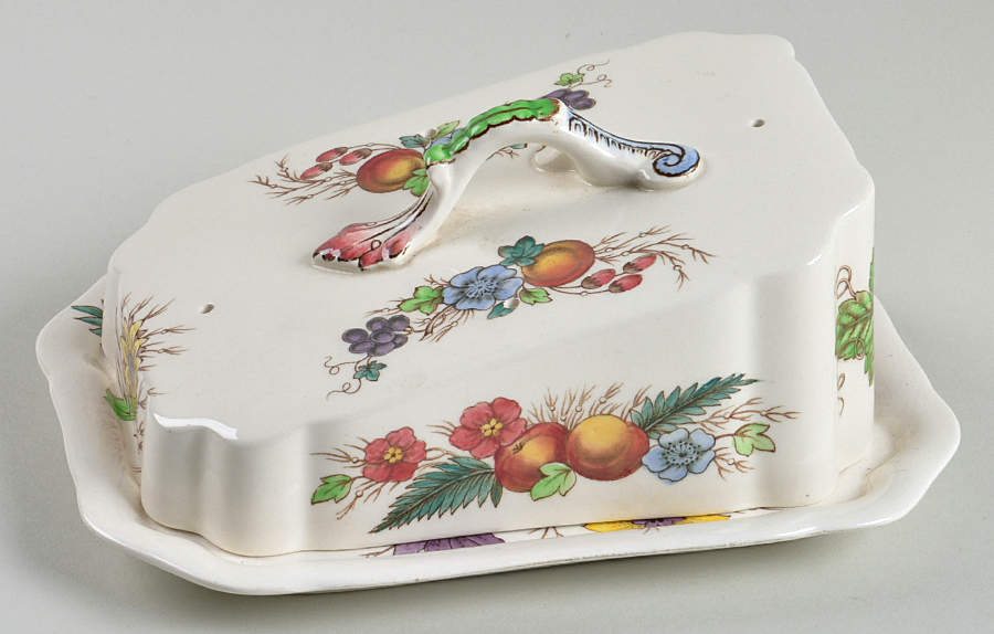 Reynolds Cheese Dish with Lid (Wedge) by Spode-1