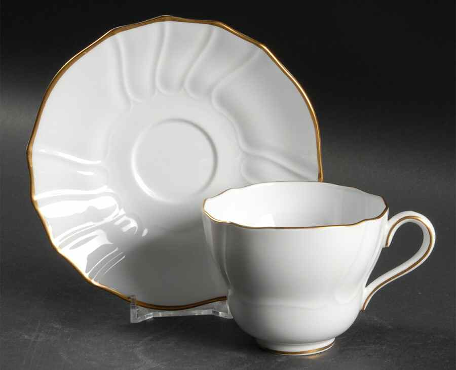 Richelieu Footed Cup & Saucer Set by Spode-1