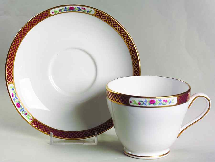 Richmond Footed Cup & Saucer Set by Spode-1
