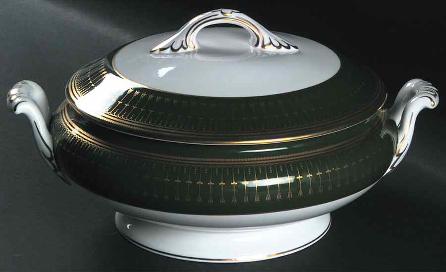 Royal Windsor Round Covered Vegetable by Spode-1