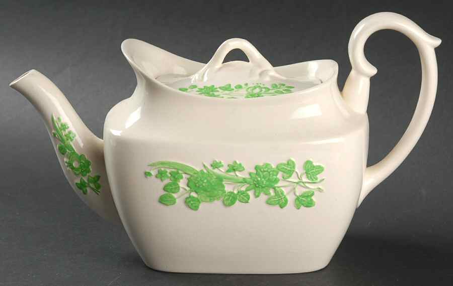 Shamrock Teapot & Lid by Spode-1