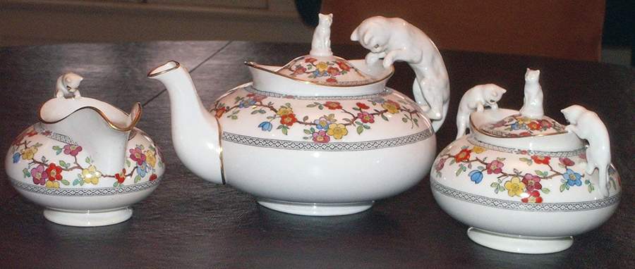 Spring Teapot & Lid by Spode-1