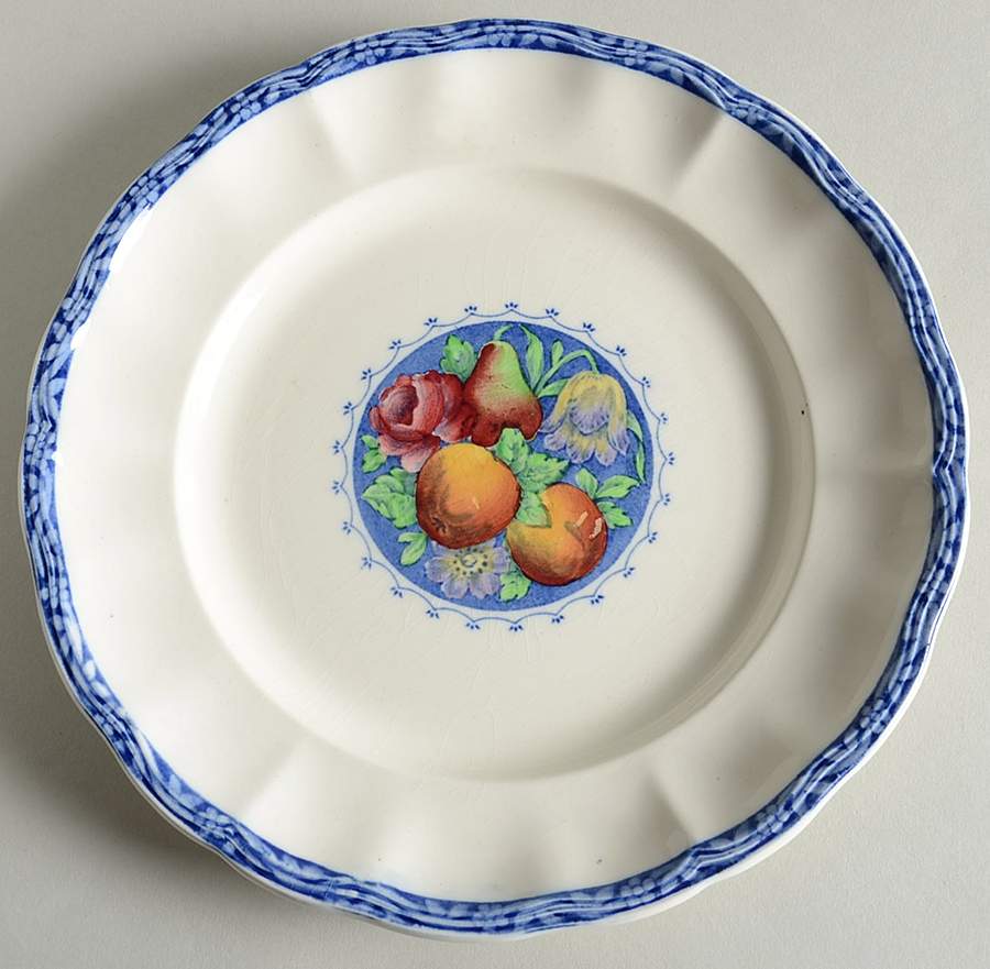 Spode's Tudor Luncheon Plate by Spode-1