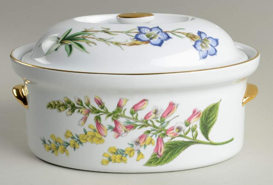 Stafford Flowers 2.5 Qt Oval Covered Casserole by Spode-1