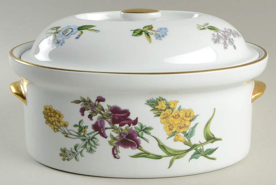 Stafford Flowers 2.5 Qt Oval Covered Casserole by Spode-1