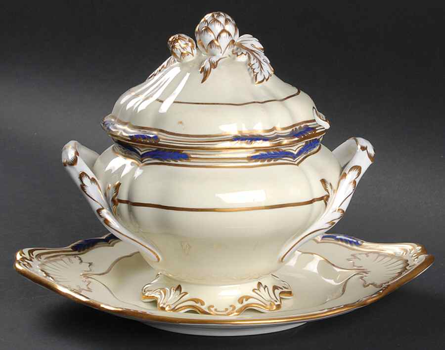 Sutherland Sauce Boat & Lid with Underplate by Spode-1