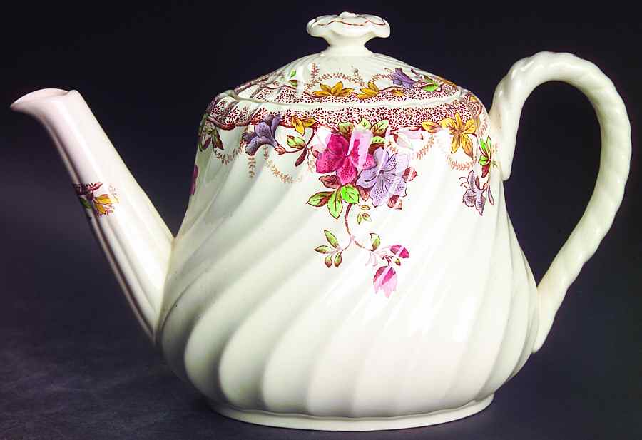 Sydney Teapot & Lid by Spode-1
