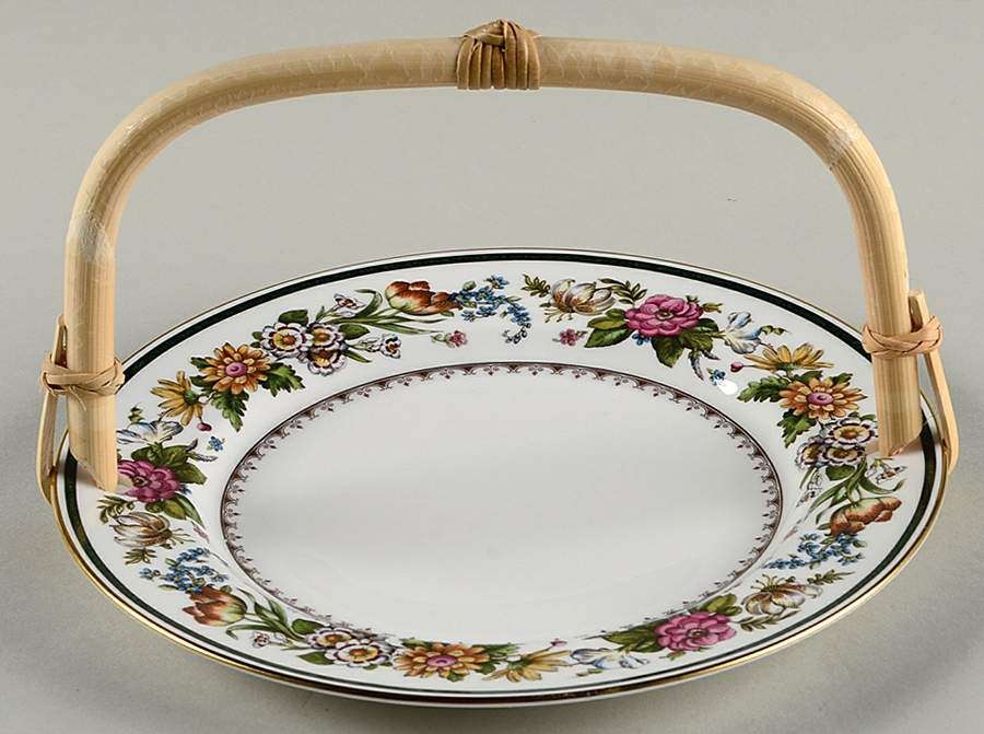 Tapestry 5 3/8"-5 5/8" Bamboo Handled Serving Plate  HC by Spode-1