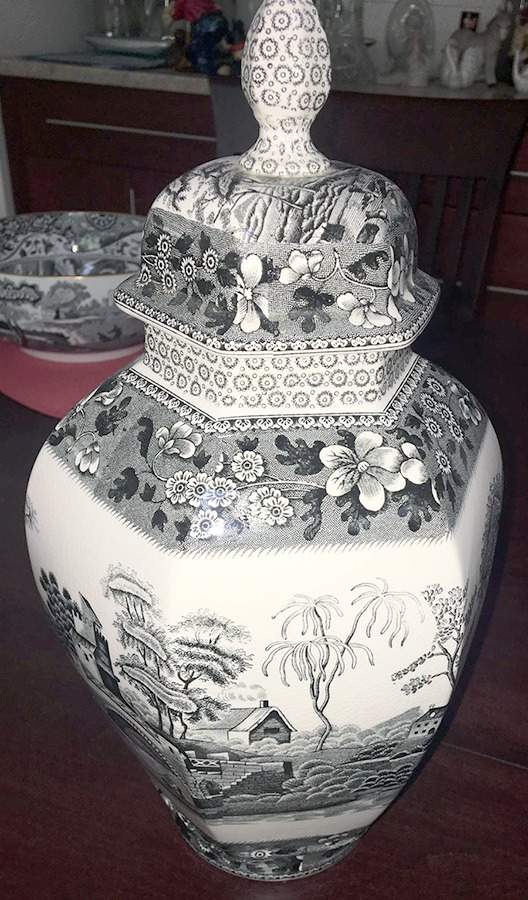 Tower Black Hexagonal Vase with Lid by Spode-1