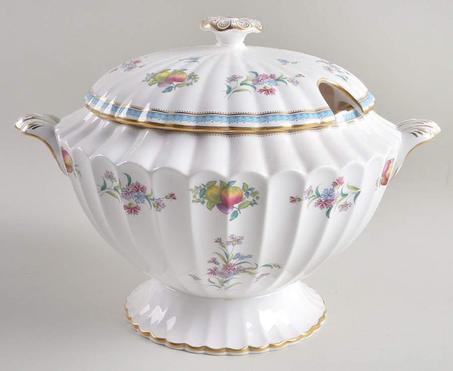 Trapnell Sprays  (ENGLAND) Tureen &  Lid by Spode-1