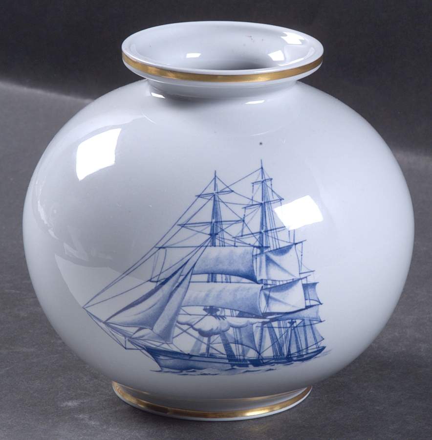 Trade Winds Blue Globe Vase by Spode-1
