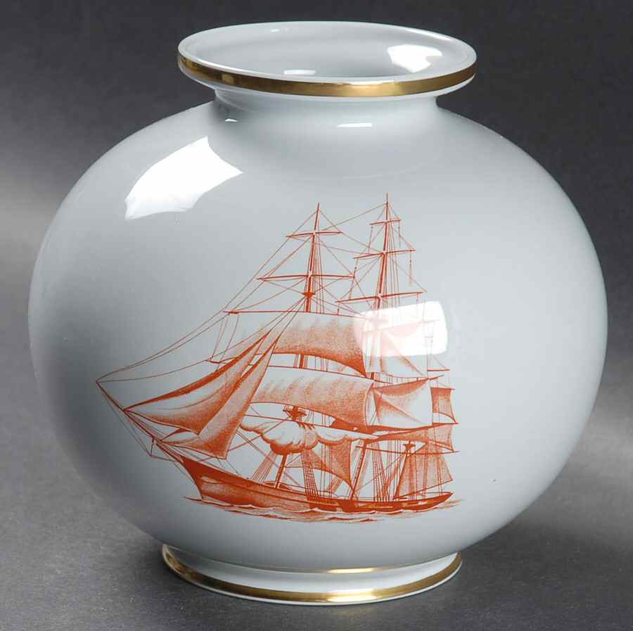 Trade Winds Red (Gold Trim) Globe Vase by Spode-1