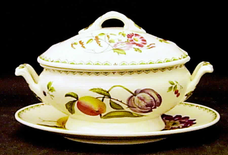 Victoria (Older) Gravy Boat & Lid w/Underplate by Spode-1