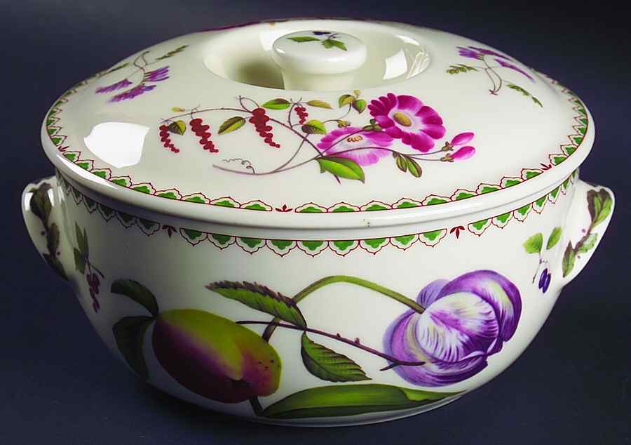 Victoria (Older) 1 Qt Round Covered Casserole by Spode-1