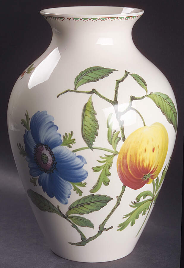 Victoria Large Vase by Spode-1