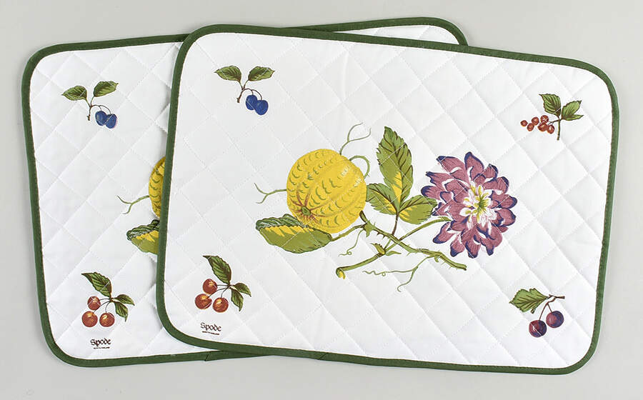 Victoria (Set of 2) Rectangular Quilted Cloth Placemat by Spode-1