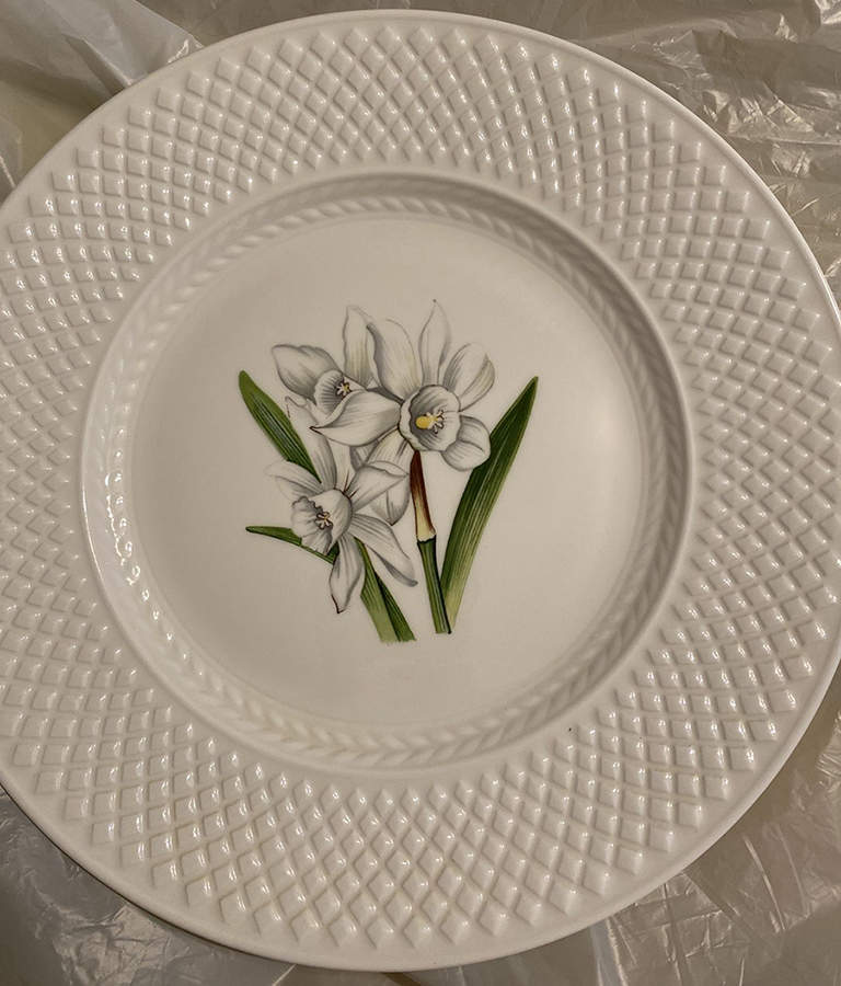 Virginia (Bone, Newer) Accent Luncheon Plate by Spode-1