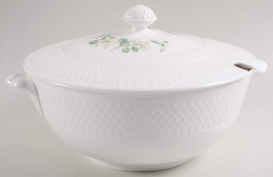 Virginia (Bone, Newer) Tureen &  Lid by Spode-1