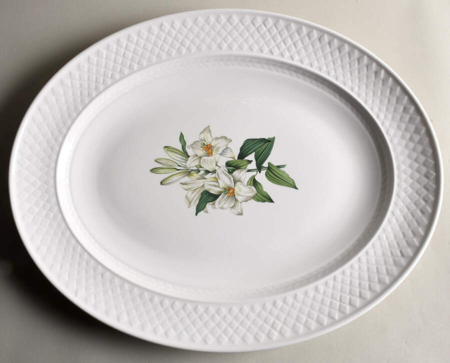 Virginia (Bone, Newer) 17" Oval Serving Platter by Spode-1