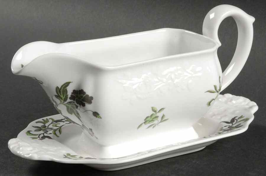 Wellington Gravy Boat with Attached Underplate by Spode-1