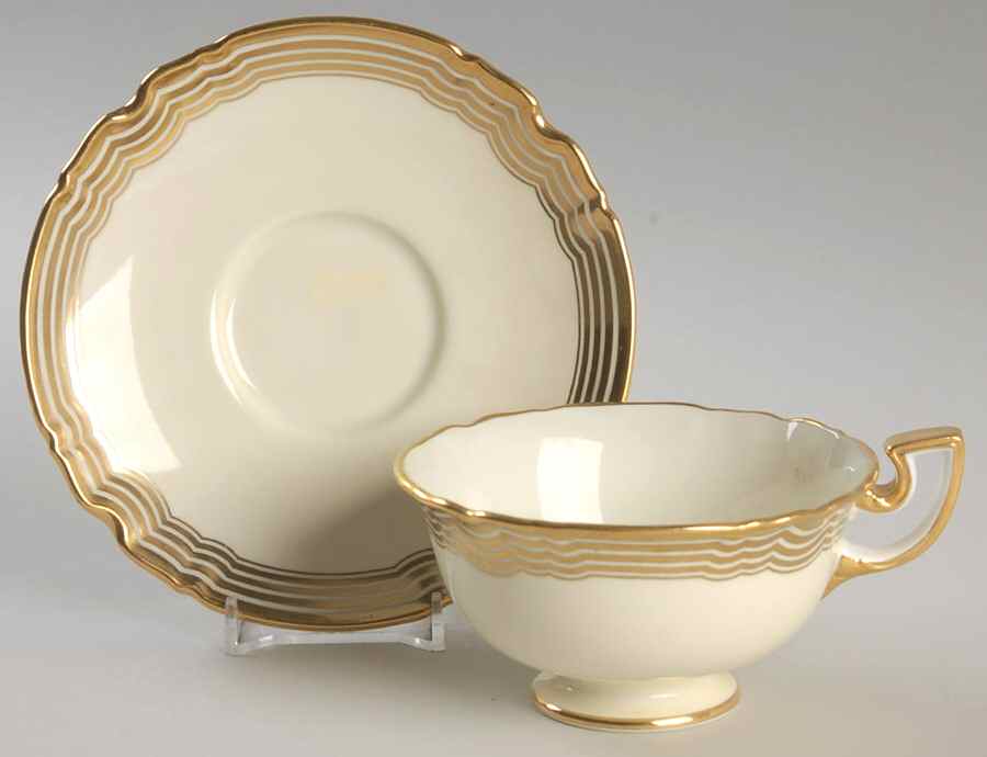 Y1900 Footed Cup & Saucer Set by Spode-1