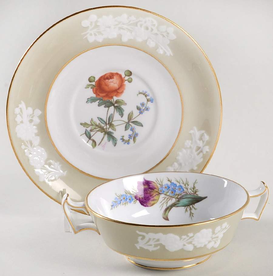 Y2855 Footed Cream Soup Bowl & Saucer Set by Spode-1