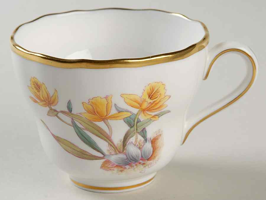 Y5552 (Scalloped) Footed Cup by Spode-1