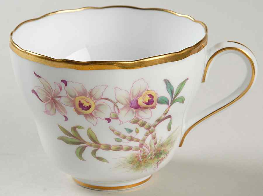 Y5552 (Scalloped) Footed Cup by Spode-1