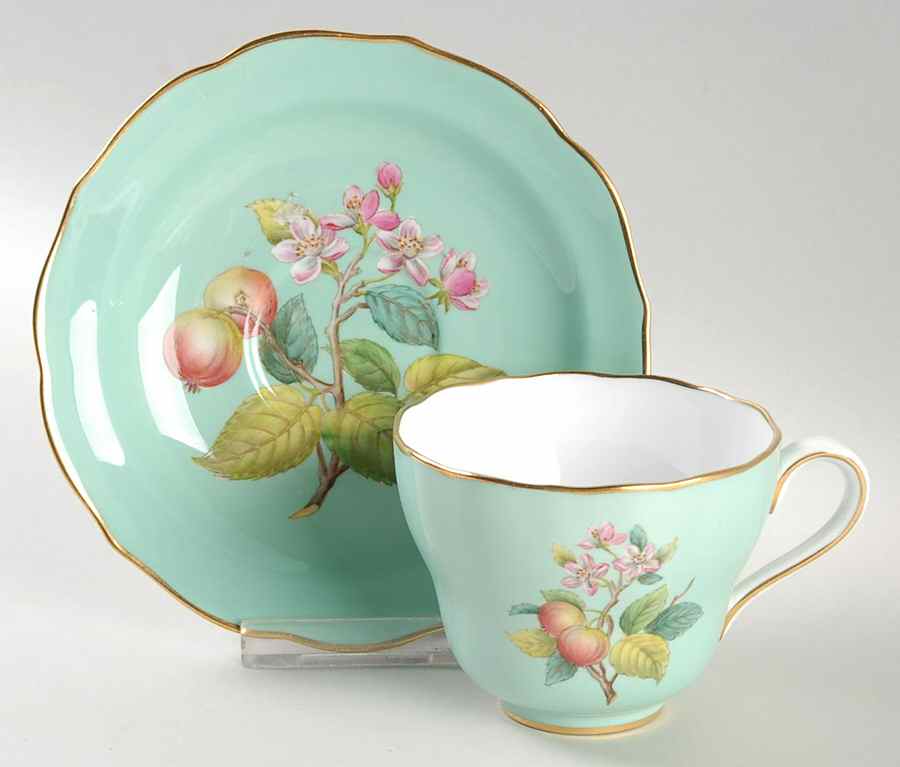 Y6630 Flat Cup & Saucer Set by Spode-1