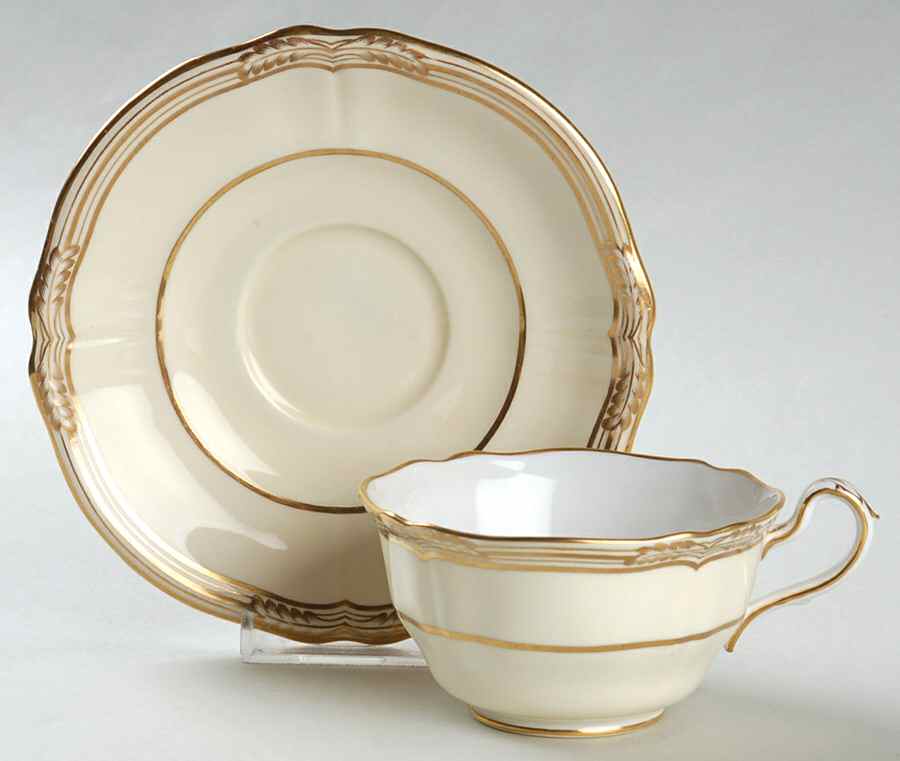 Y816 Footed Cup & Saucer Set by Spode-1