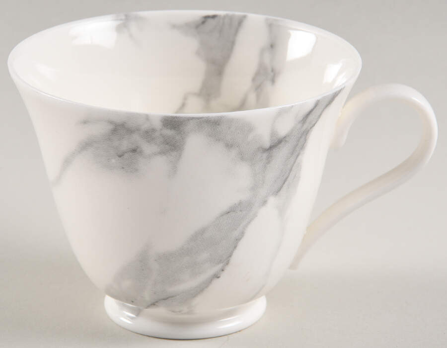 Calacatta Gray Footed Cup by Sasaki-1