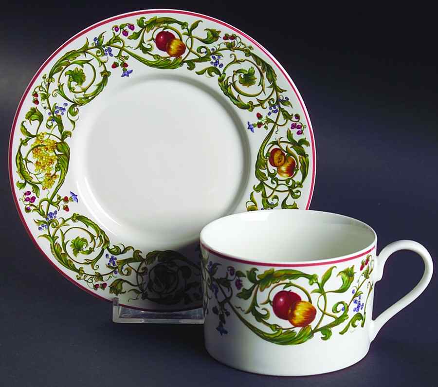 Garland Flat Cup & Saucer Set by Sasaki-1