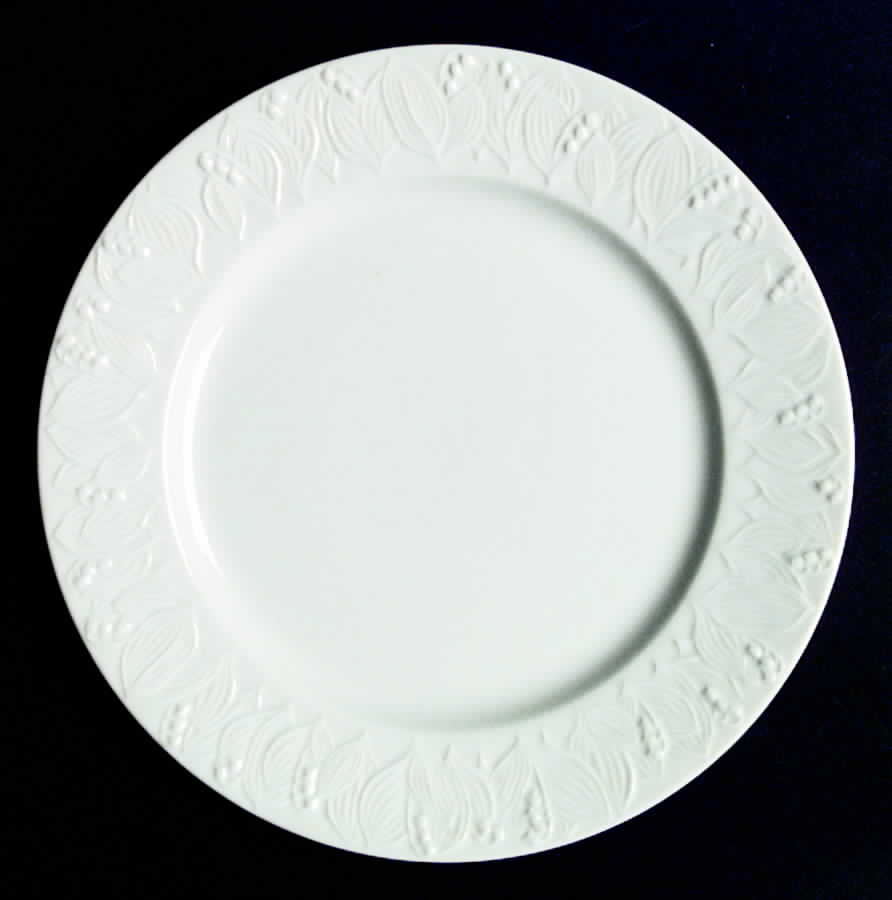 Lily of The Valley Glossy Dinner Plate by Sasaki-1