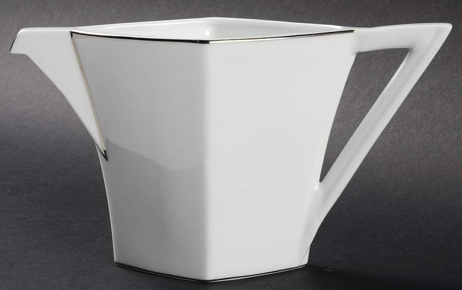 Lune Blanc Creamer by Sasaki-1